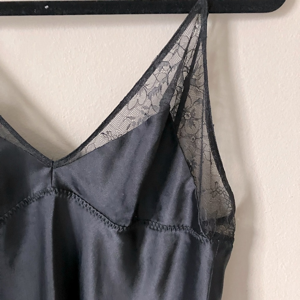 VICTORIA SECRET Elegant Black Lace Trim Chemise - Picture 4 of 8